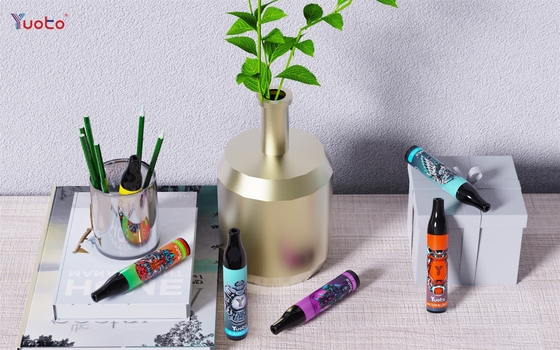 元のYuoto 2000は使い捨て可能なvapeの網のコイル6ml Eジュース850mAhのEタバコのVapeのペンVapeの吹く