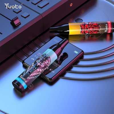 普及したYuoto 2000は使い捨て可能なvapeの網のコイル6ml Eジュース850mAhのEタバコのVapeのペンVapeの吹く