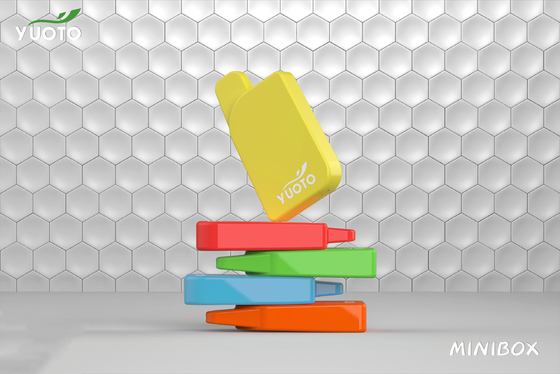 Yuoto小型箱700のパフのVapeの使い捨て可能な15味電池450mAh Eジュース2.3ml